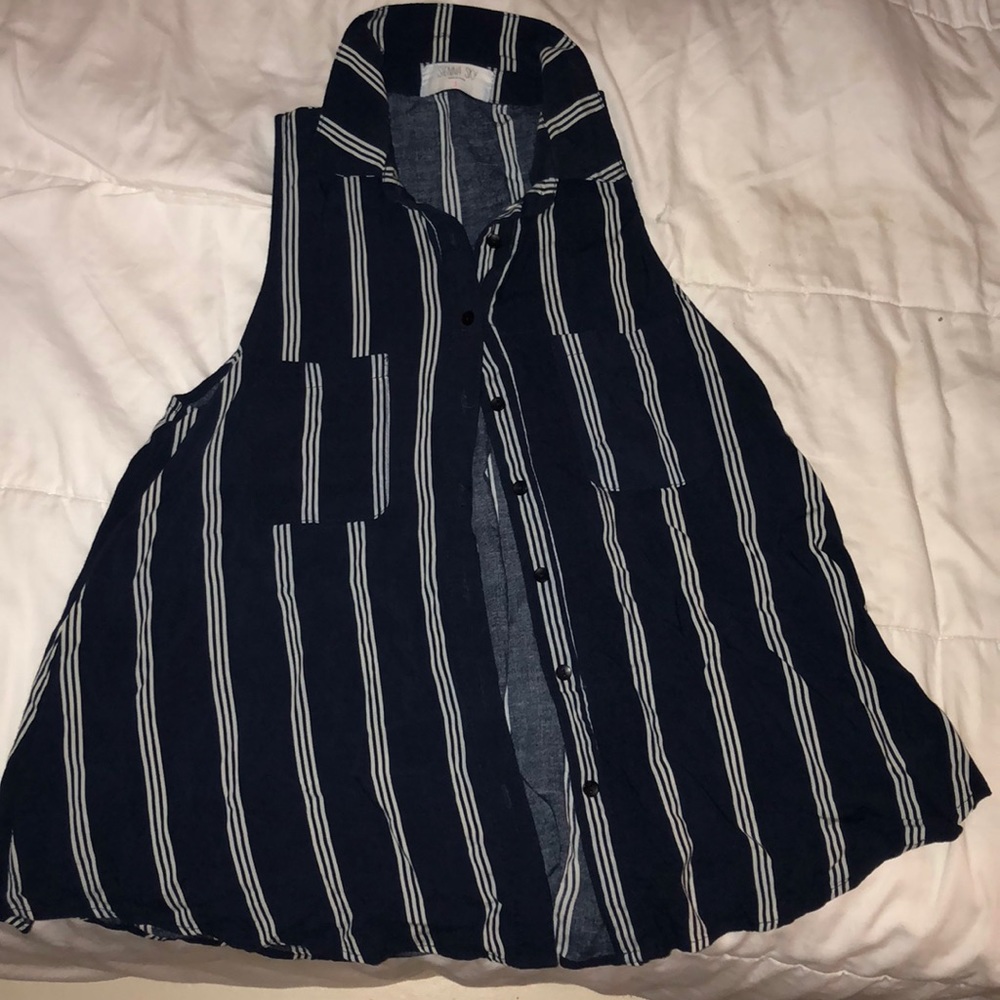Sleeveless blouse